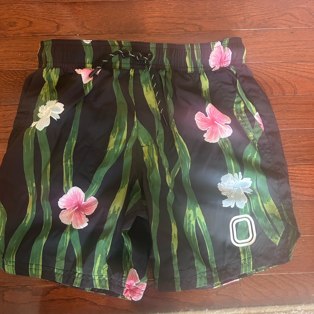 Boys XLarge Yourh OVERTIME bball shorts.  Floral with Green Stripes.